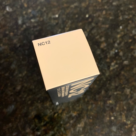 Mac Cosmetics Studio Fix Fluid Foundation NC12 BNIB - Picture 8 of 14